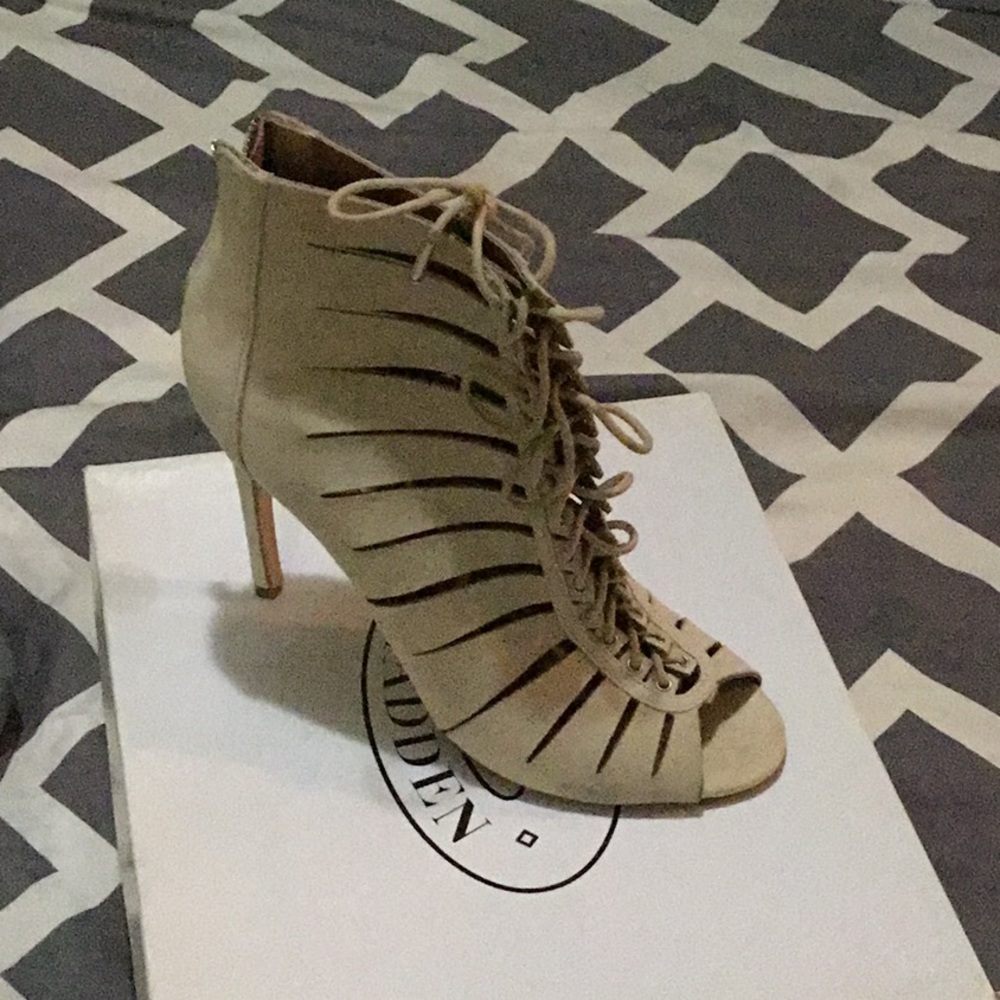 Steve Madden Lace up Booties